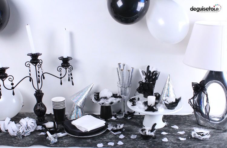 Buffet Black and White
